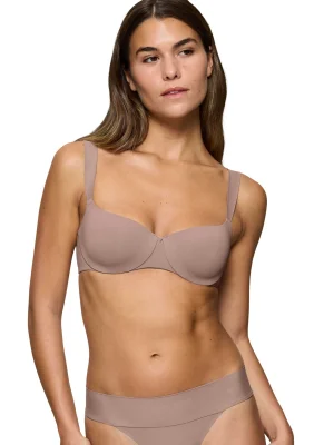 იასამნისფერი