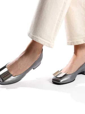 ვერცხლისფერი