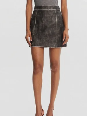 ნაცრისფერი