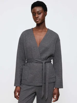 ნაცრისფერი