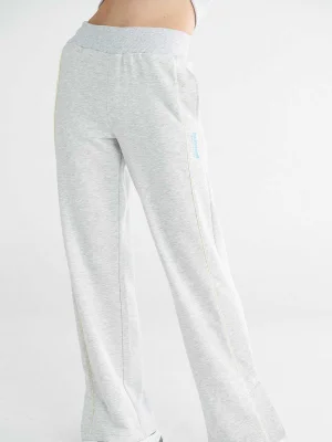 ნაცრისფერი