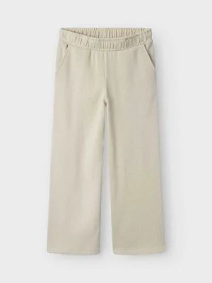 იასამნისფერი