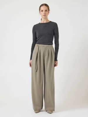 ნაცრისფერი