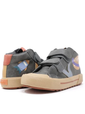 ნაცრისფერი