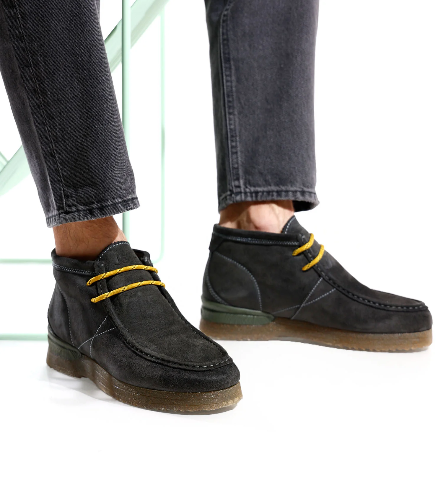 ნაცრისფერი