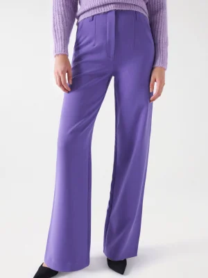 იასამნისფერი