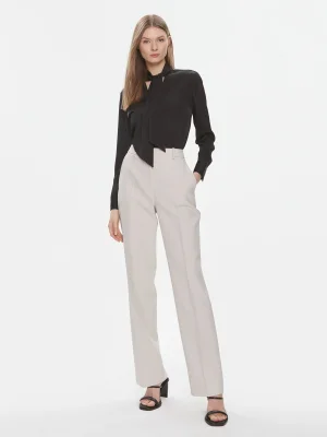 ნაცრისფერი