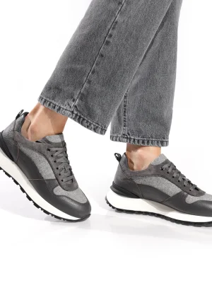 ნაცრისფერი