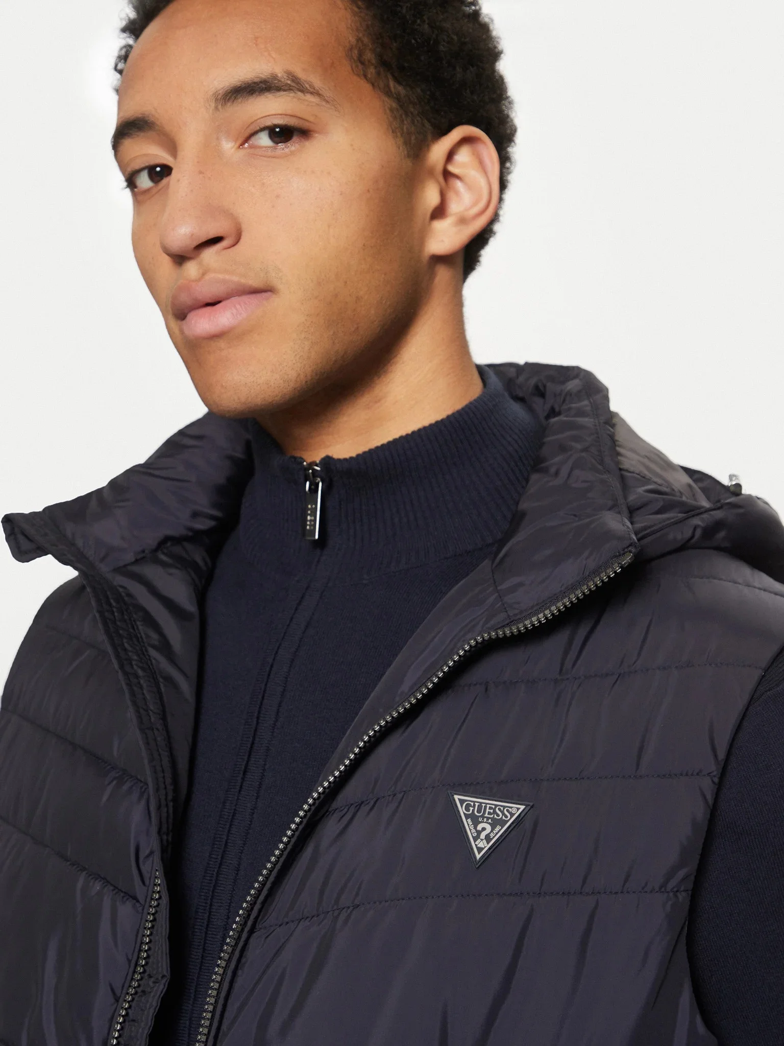GUESS - LIGHT PUFFA VEST GUESS - LIGHT PUFFA VEST