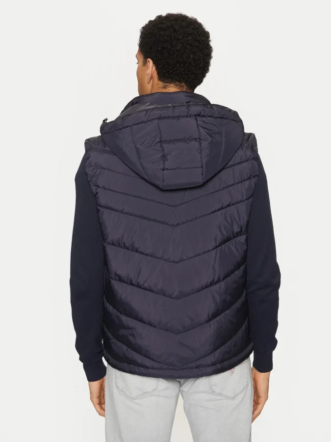 GUESS - LIGHT PUFFA VEST 2