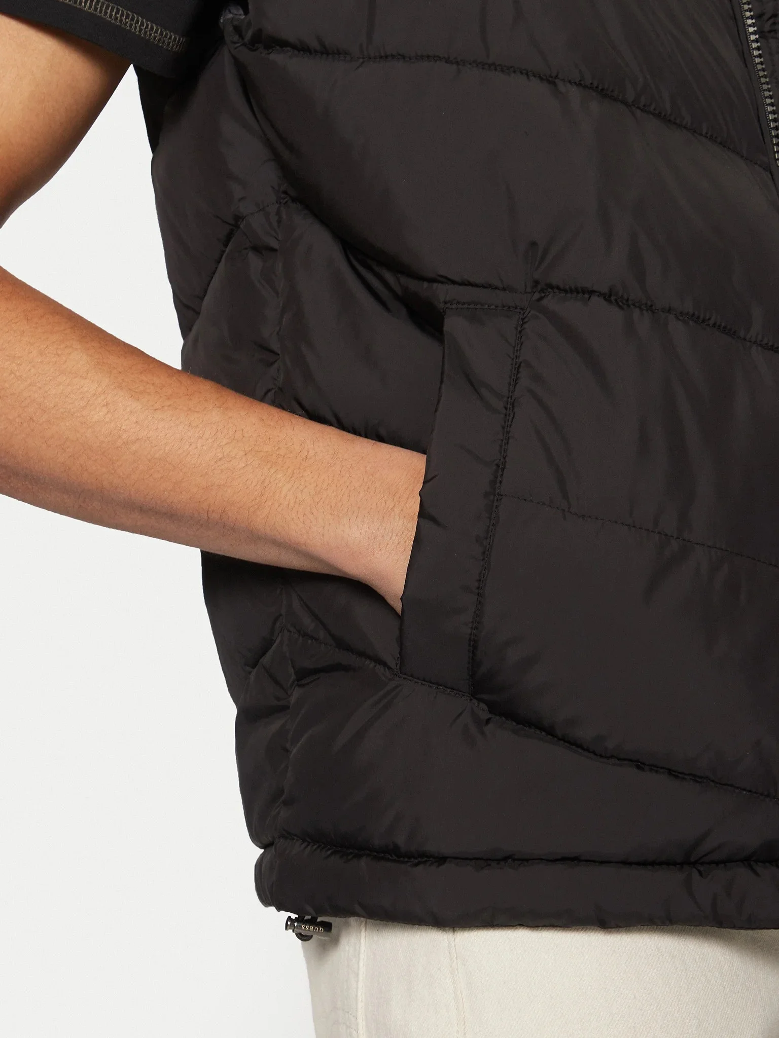 GUESS - LIGHT PUFFA VEST GUESS - LIGHT PUFFA VEST