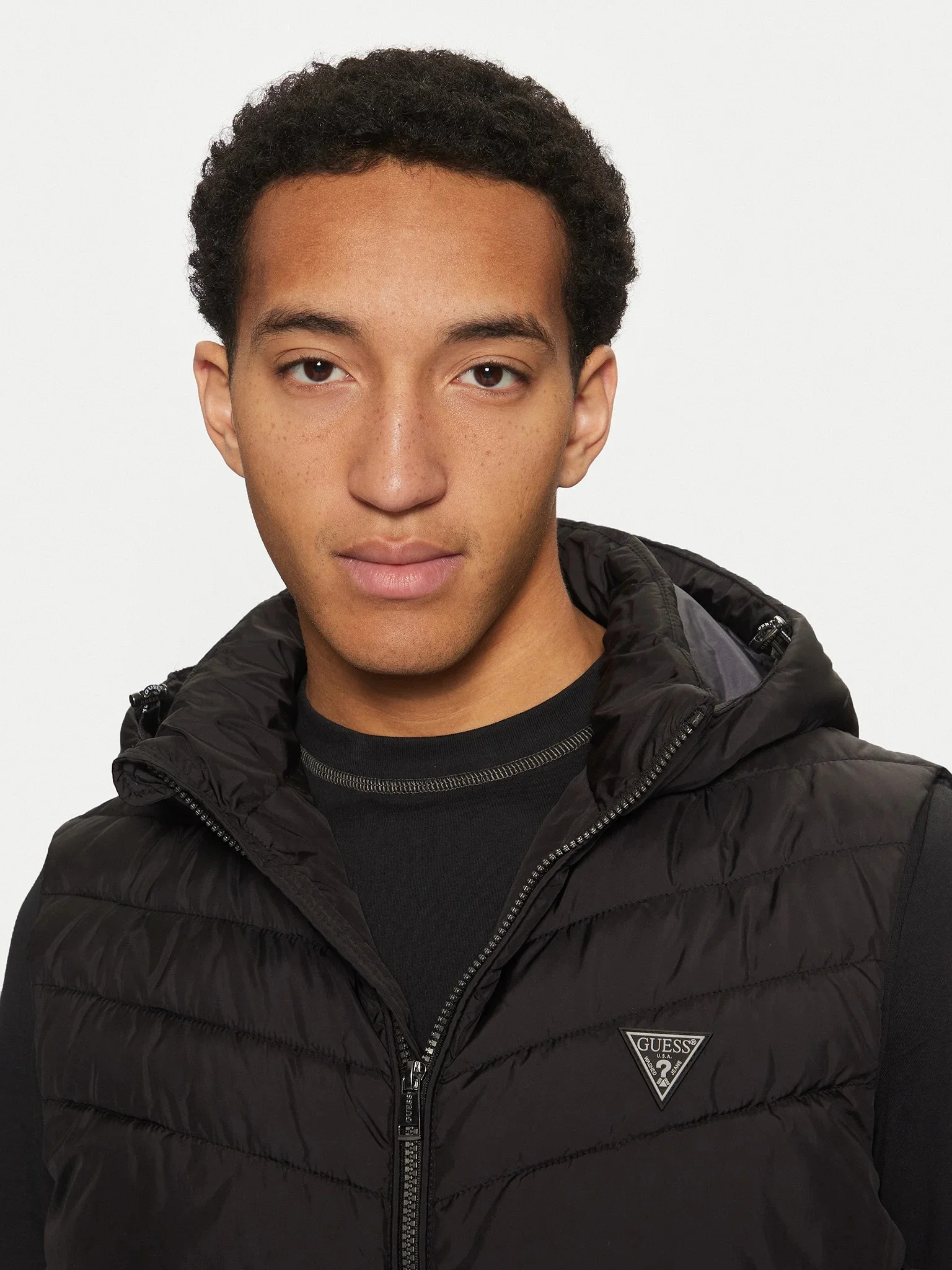 GUESS - LIGHT PUFFA VEST GUESS - LIGHT PUFFA VEST