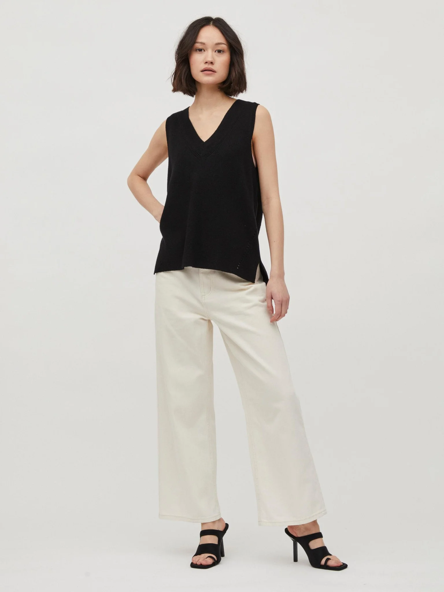 VILA - VIRIL KNIT RIB V-NECK S/L VEST... VILA - VIRIL KNIT RIB V-NECK S/L VEST...