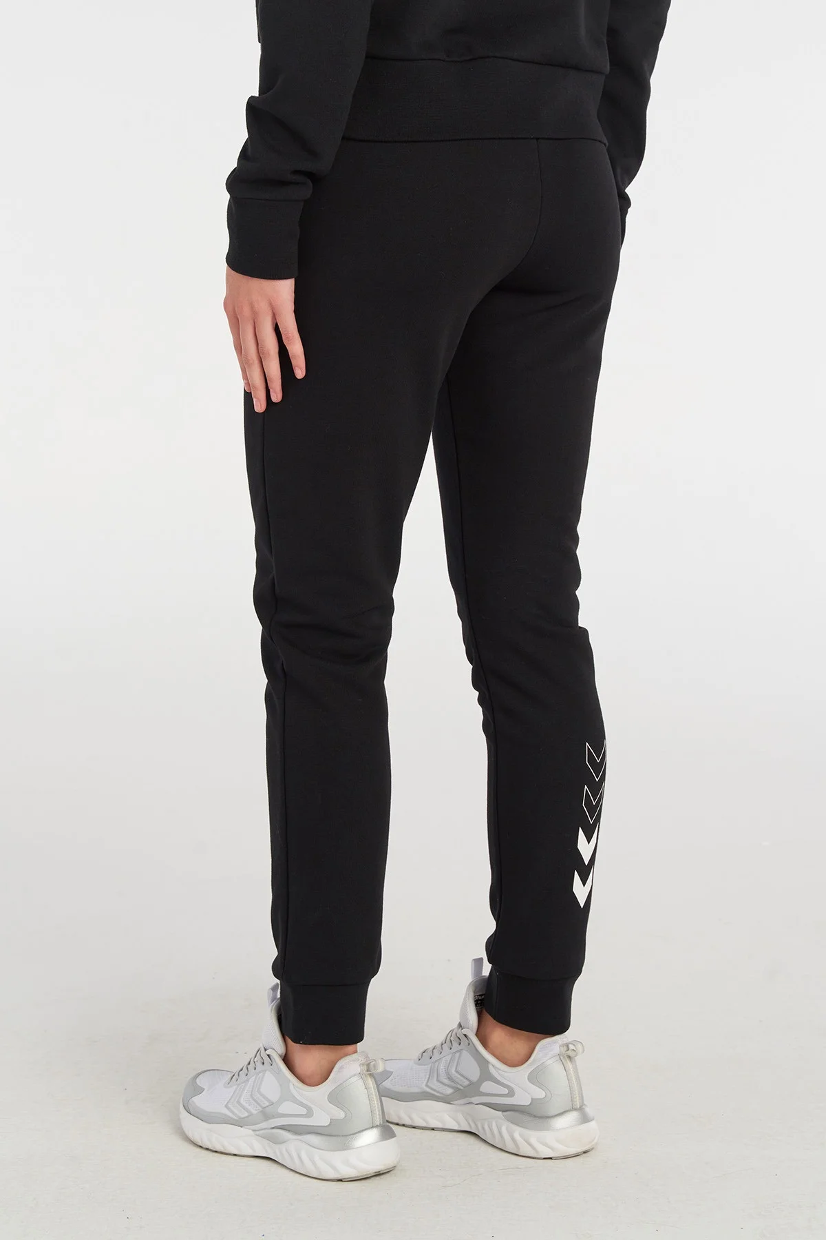 HUMMEL - hmlT-TE ELEMENTAL REGULAR PANTS HUMMEL - hmlT-TE ELEMENTAL REGULAR PANTS