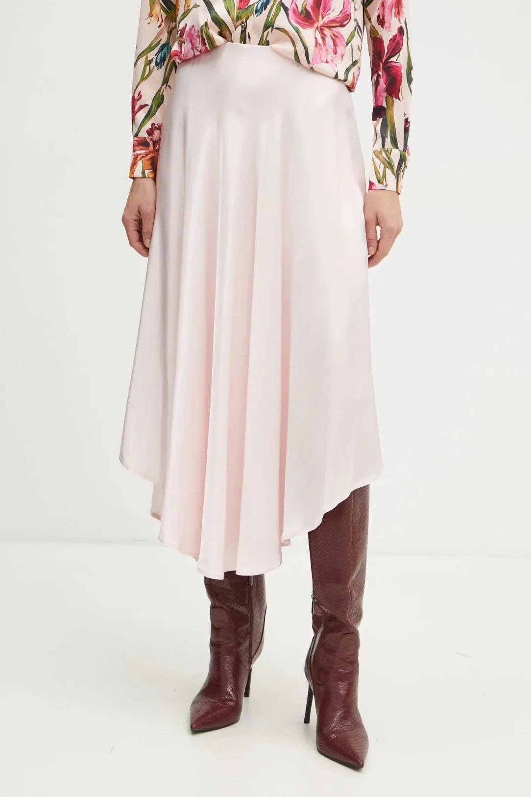 GUESS - VENUSTA FLOUTY LONG...