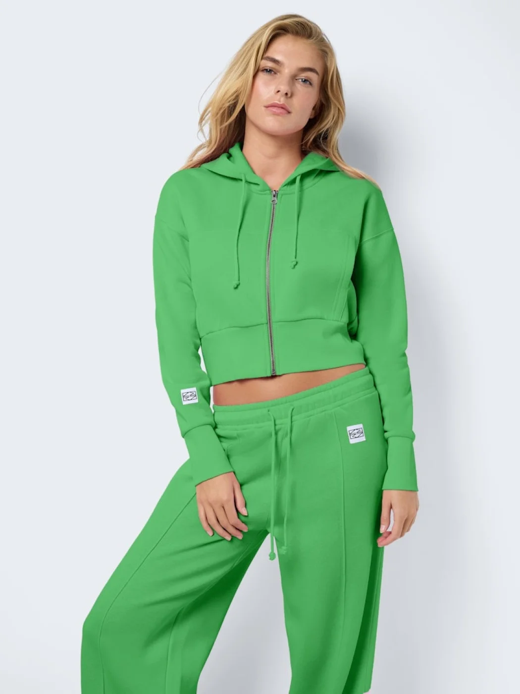 Noisy May - NMARYA L/S ZIP HOODIE JRS Noisy May - NMARYA L/S ZIP HOODIE JRS