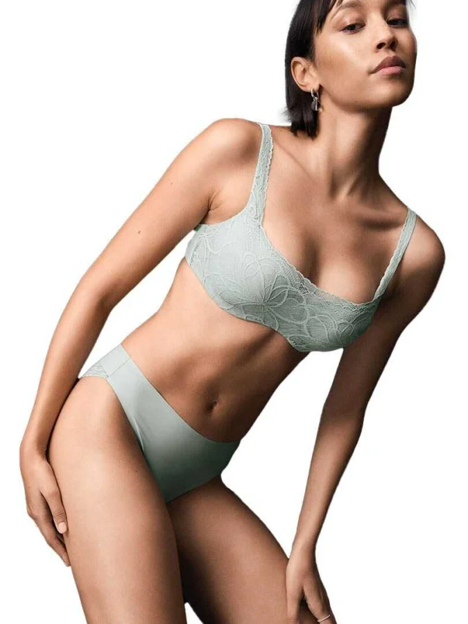 Triumph - Body Make-Up...