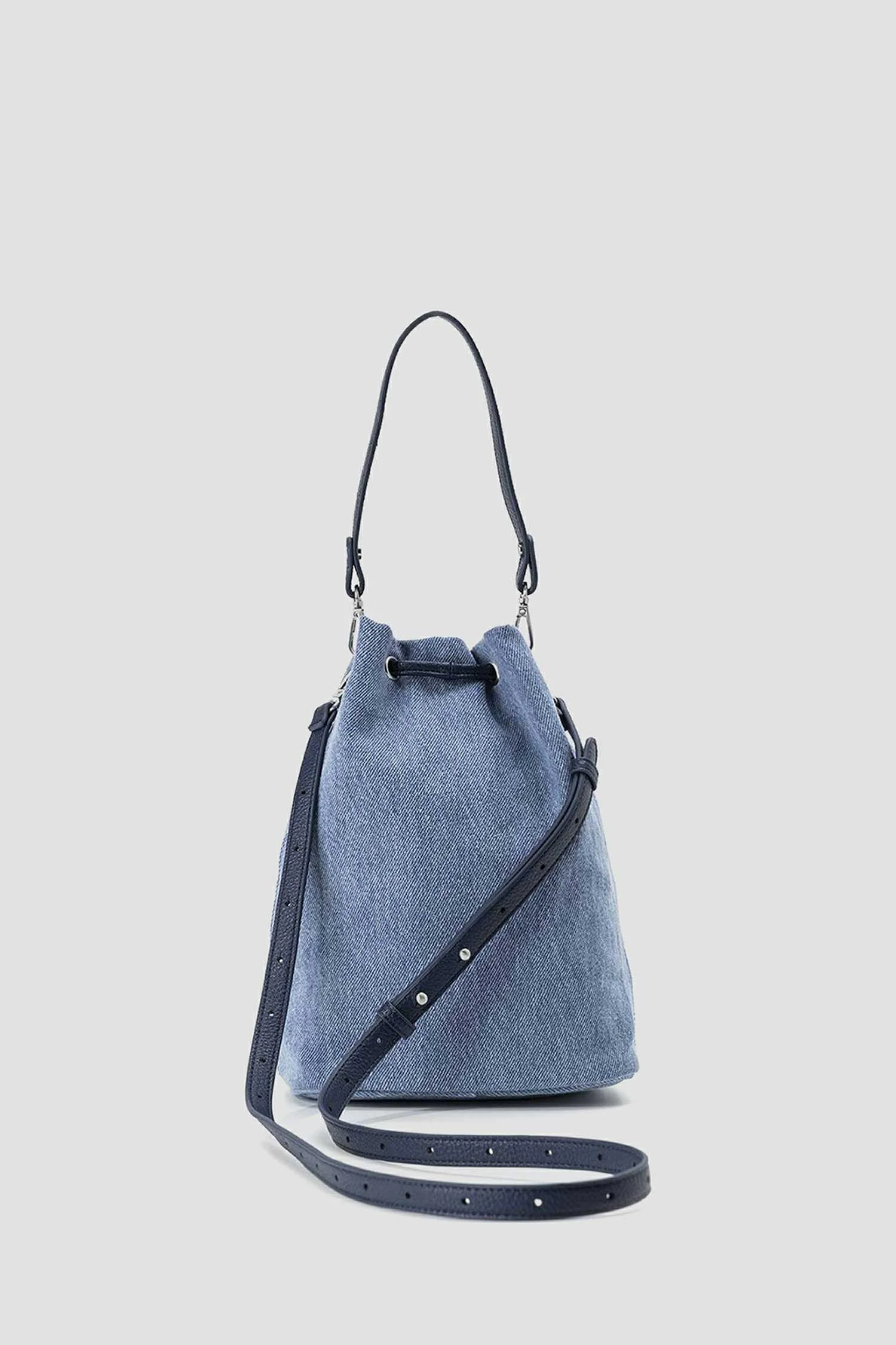 Levi's® - WOMENS BUCKET BAG Levi's® - WOMENS BUCKET BAG