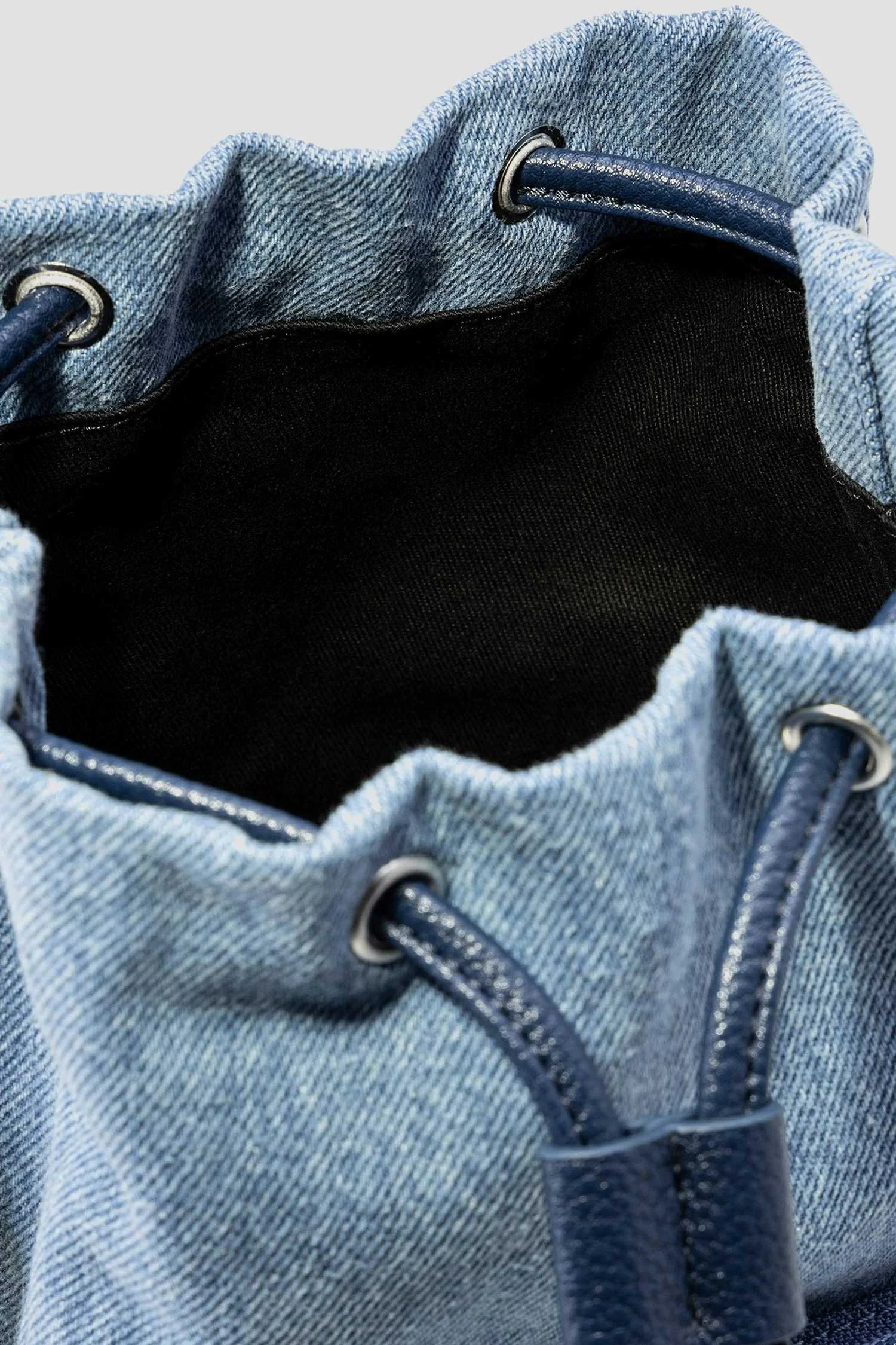 Levi's® - WOMENS BUCKET BAG Levi's® - WOMENS BUCKET BAG