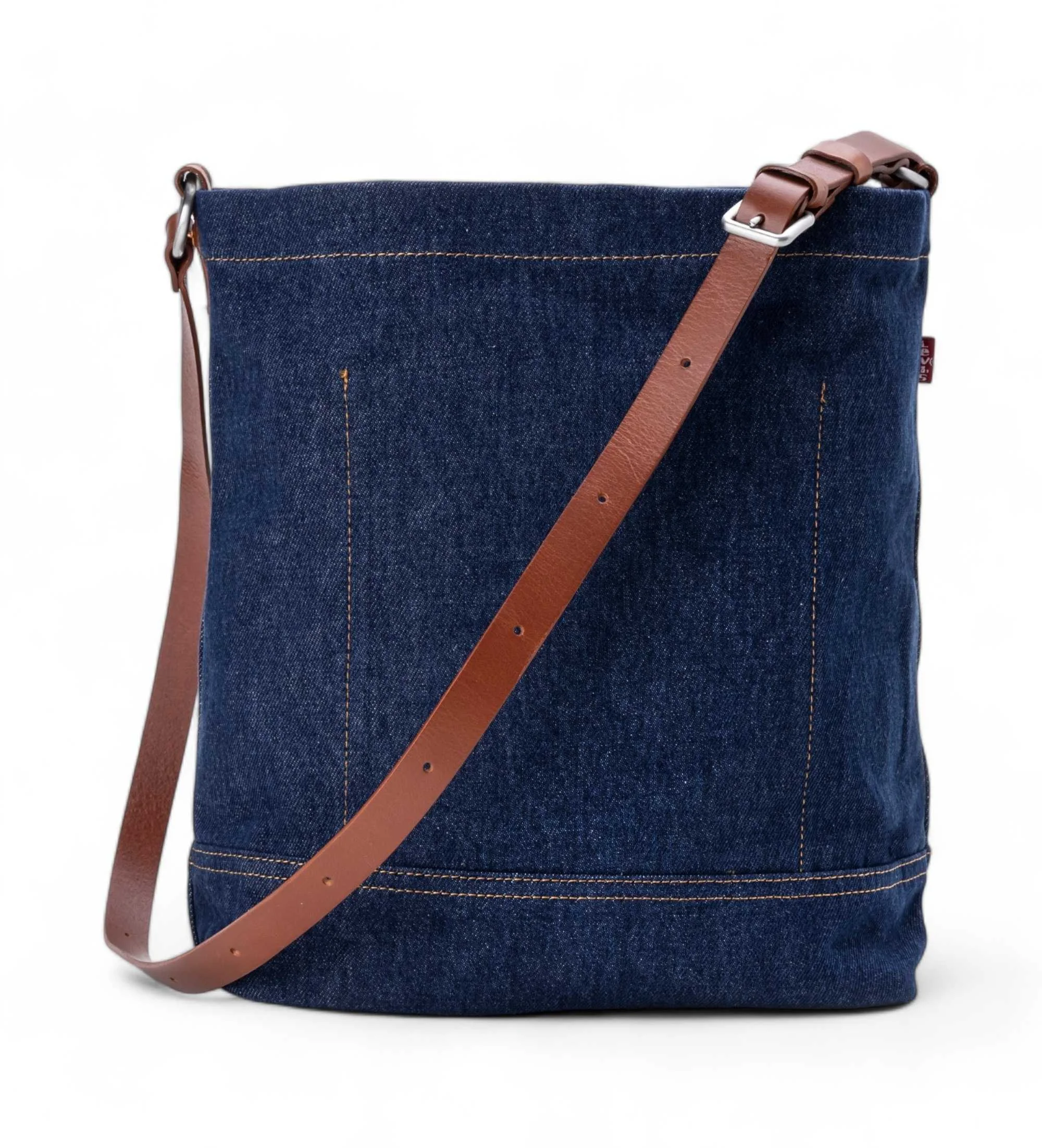 Levis® - WOMENS HERITAGE BUCKET BAG Levis® - WOMENS HERITAGE BUCKET BAG