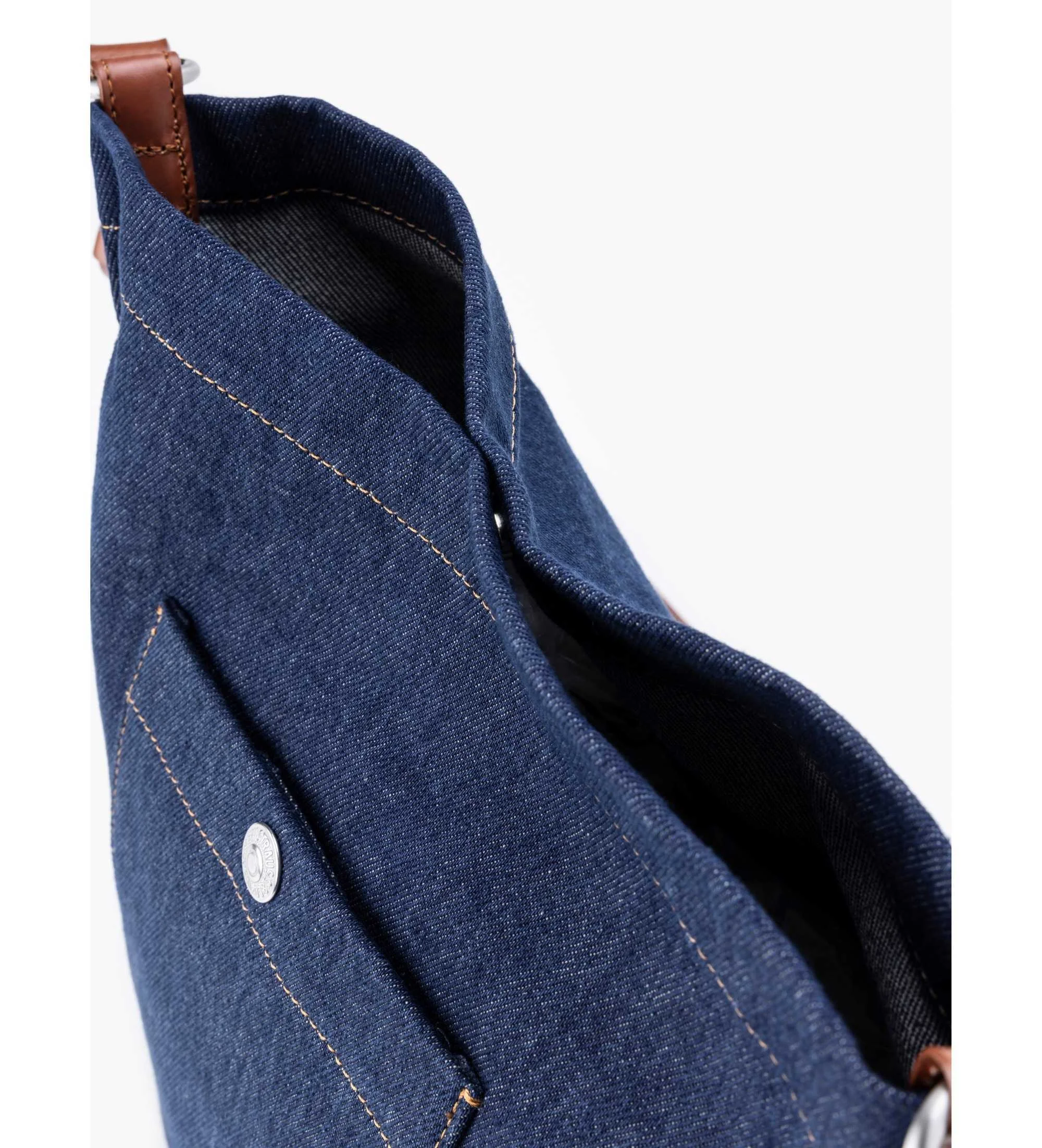 Levis® - WOMENS HERITAGE BUCKET BAG Levis® - WOMENS HERITAGE BUCKET BAG