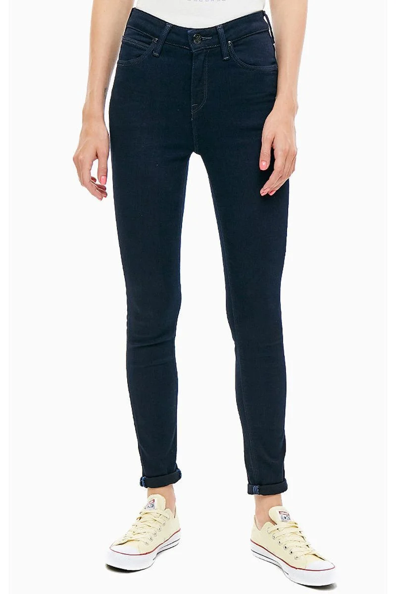 Lee - Scarlett High Lee - Scarlett High