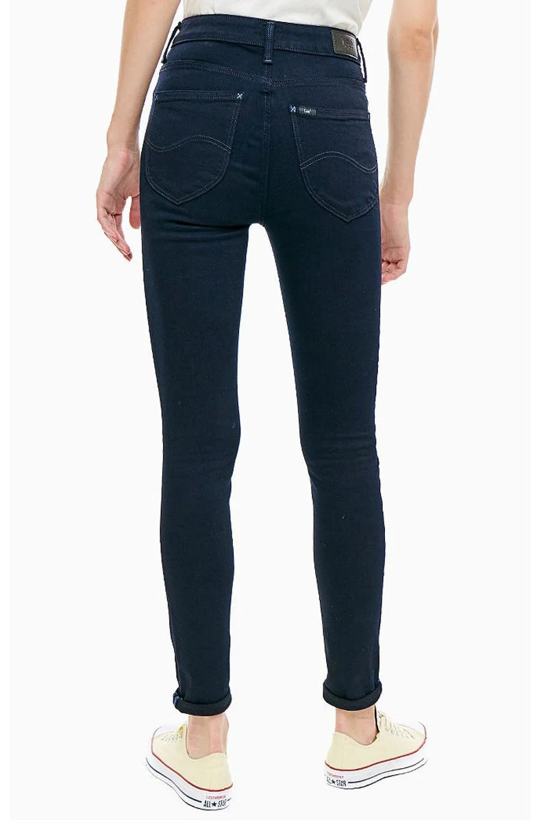 Lee - Scarlett High Lee - Scarlett High