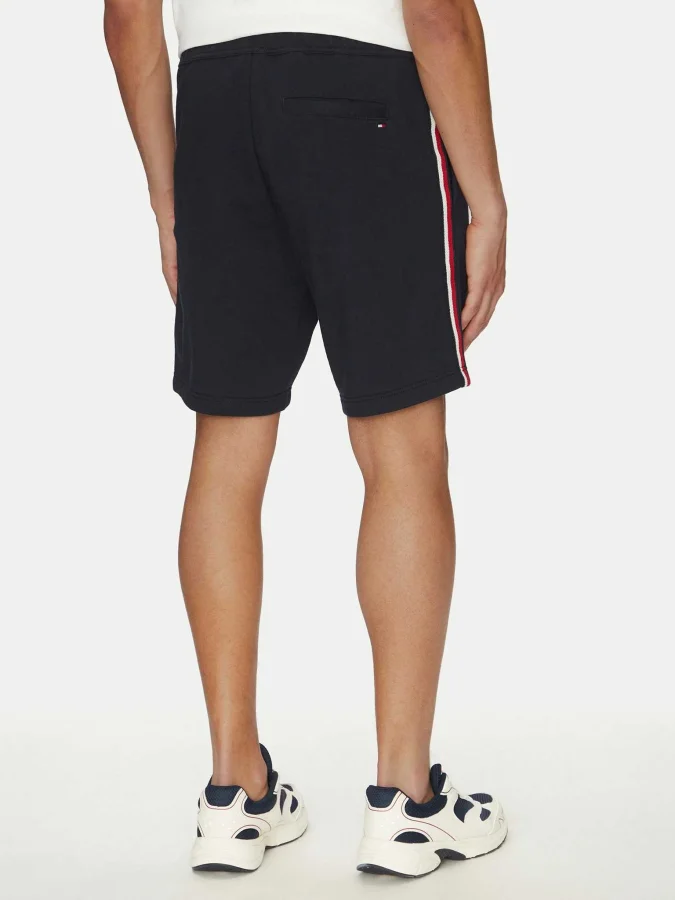Tommy Hilfiger - GLOBAL... 2