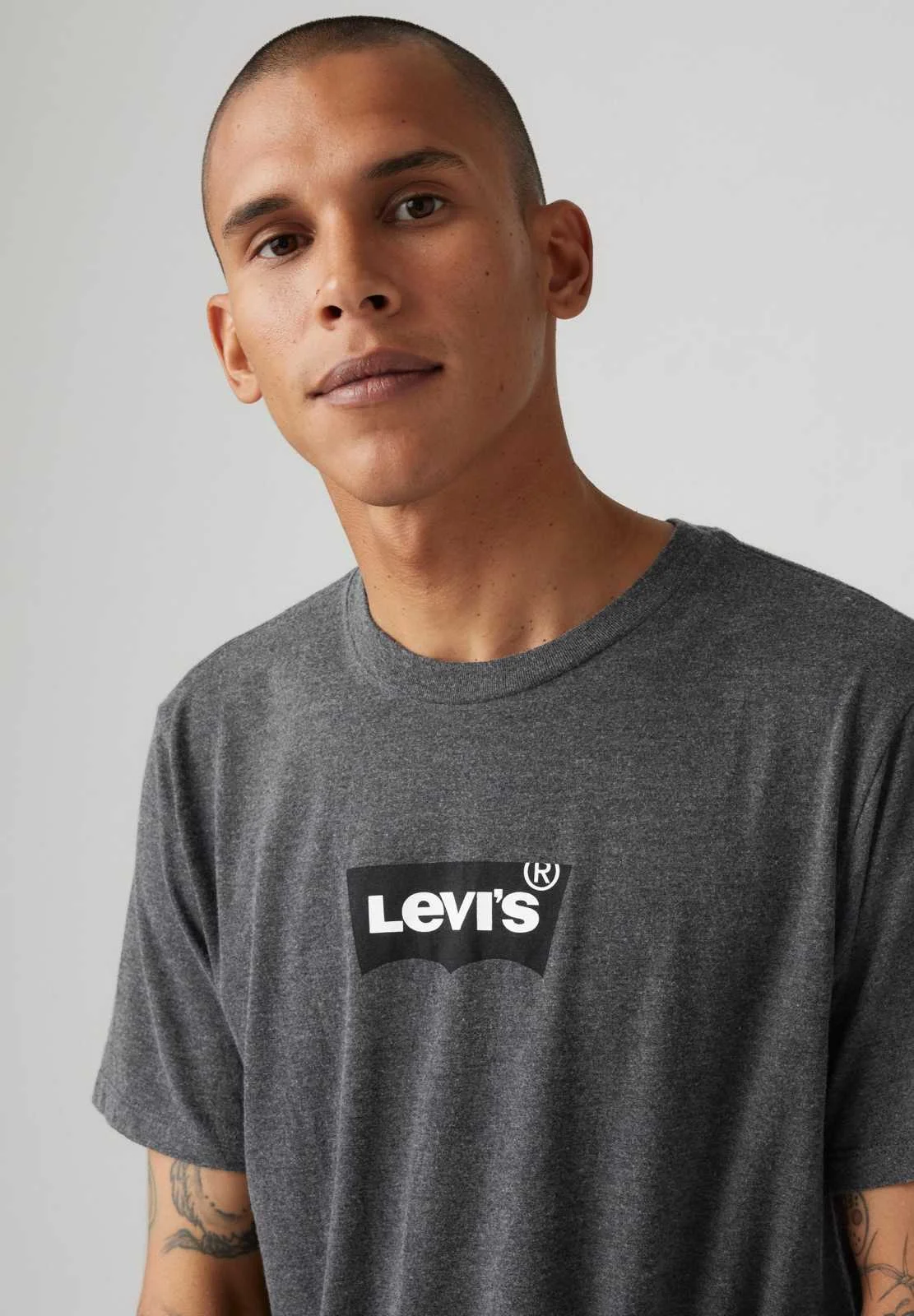 Levis® - GRAPHIC CREWNECK TEE Levis® - GRAPHIC CREWNECK TEE