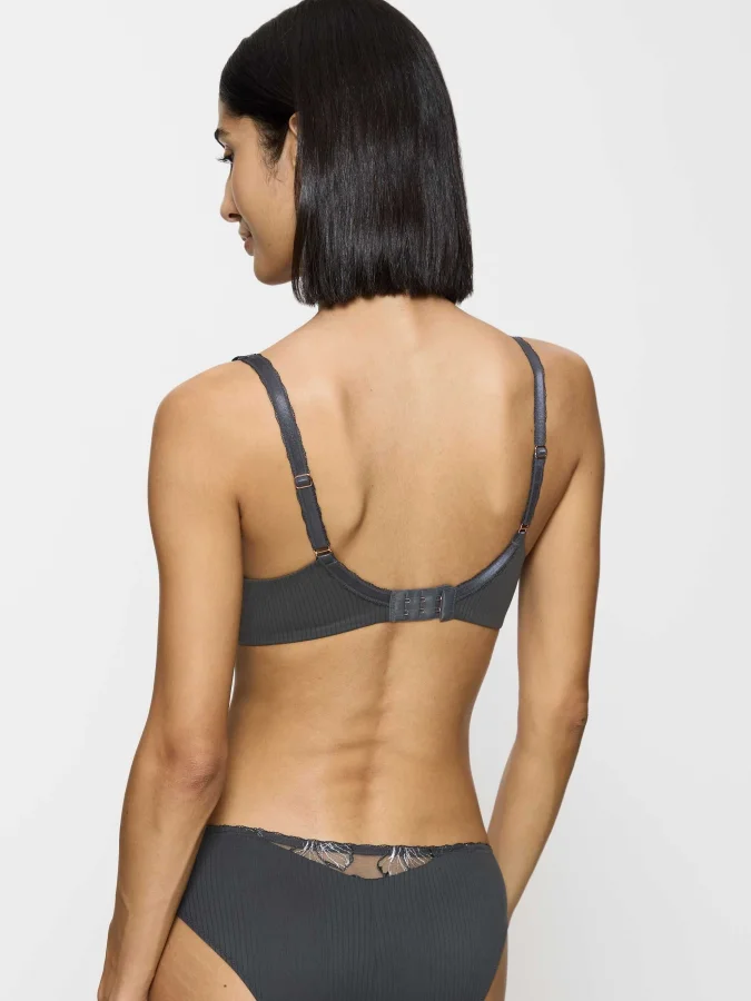 Triumph - Wild Iris Florale... 2