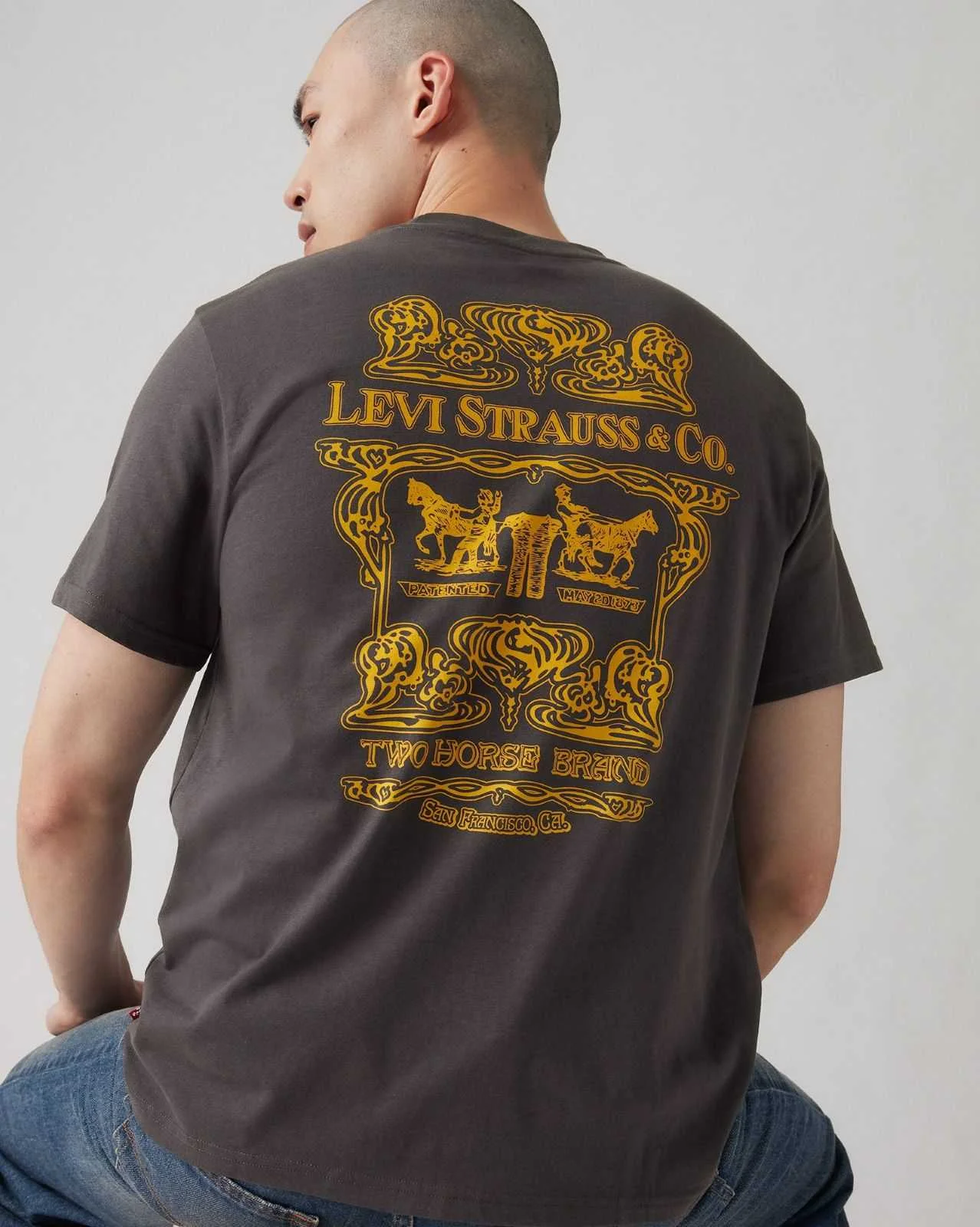 Levis® - SS RELAXED FIT TEE Levis® - SS RELAXED FIT TEE