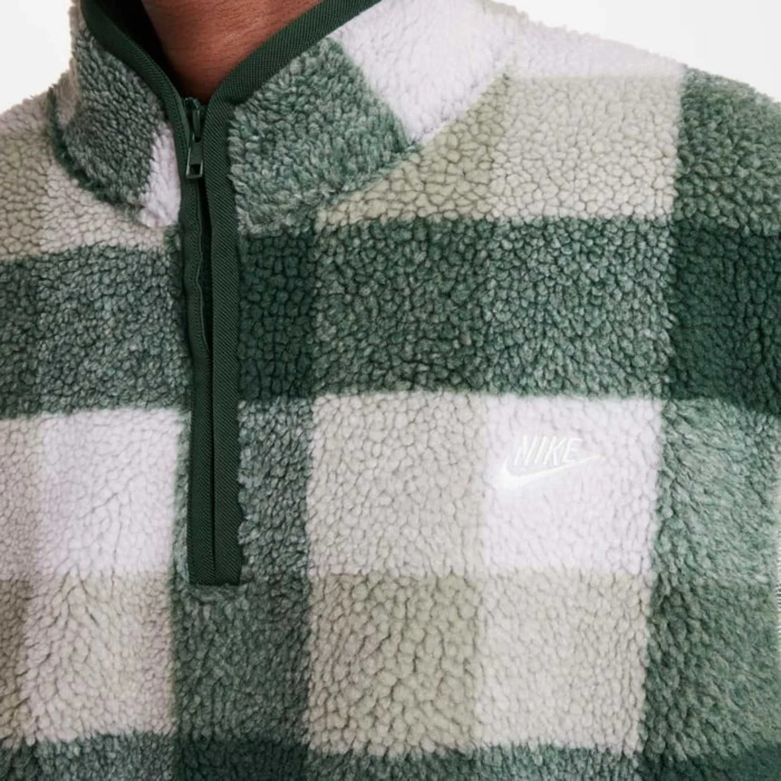 NIKE - M NK CLUB SSNL WNTRZD AOP HZ NIKE - M NK CLUB SSNL WNTRZD AOP HZ