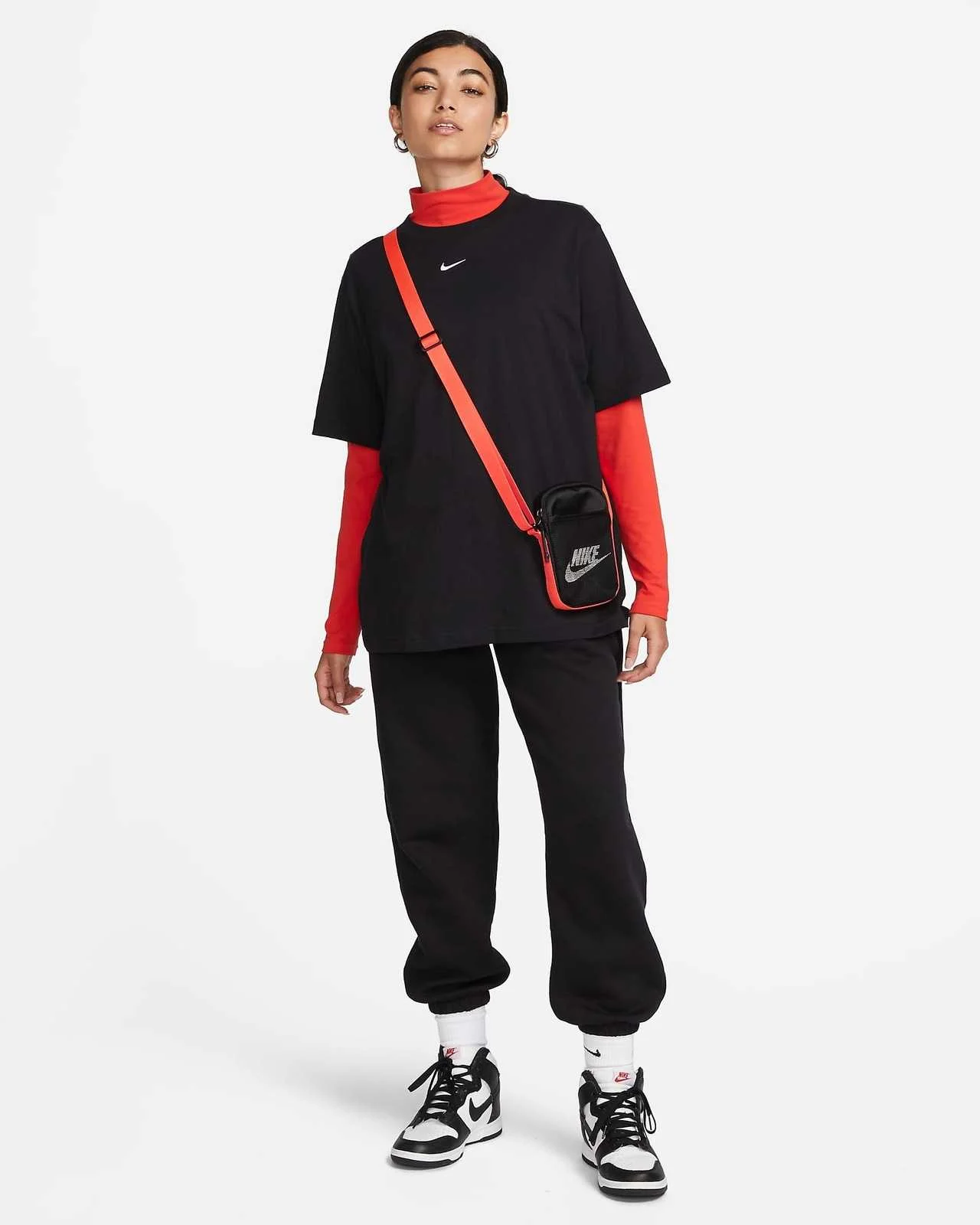 NIKE - W NSW TEE ESSNTL LBR NIKE - W NSW TEE ESSNTL LBR