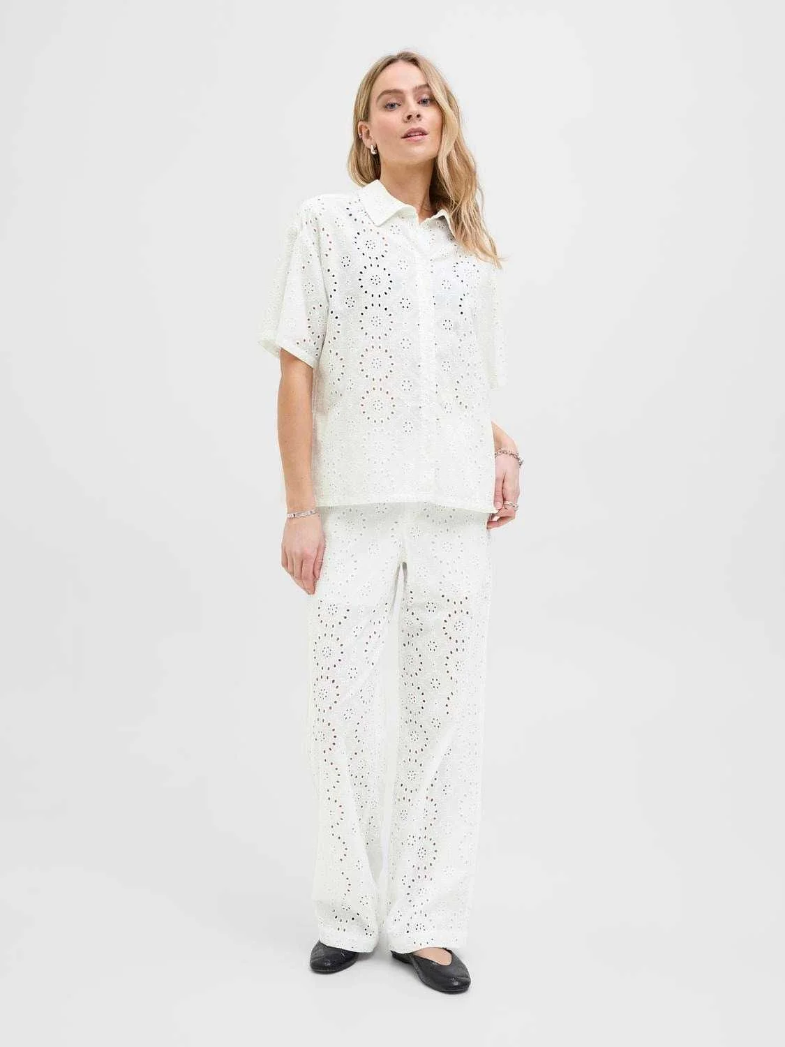 JJXX - JXMILLIE BRODERIE SS SHIRT WVN JJXX - JXMILLIE BRODERIE SS SHIRT WVN