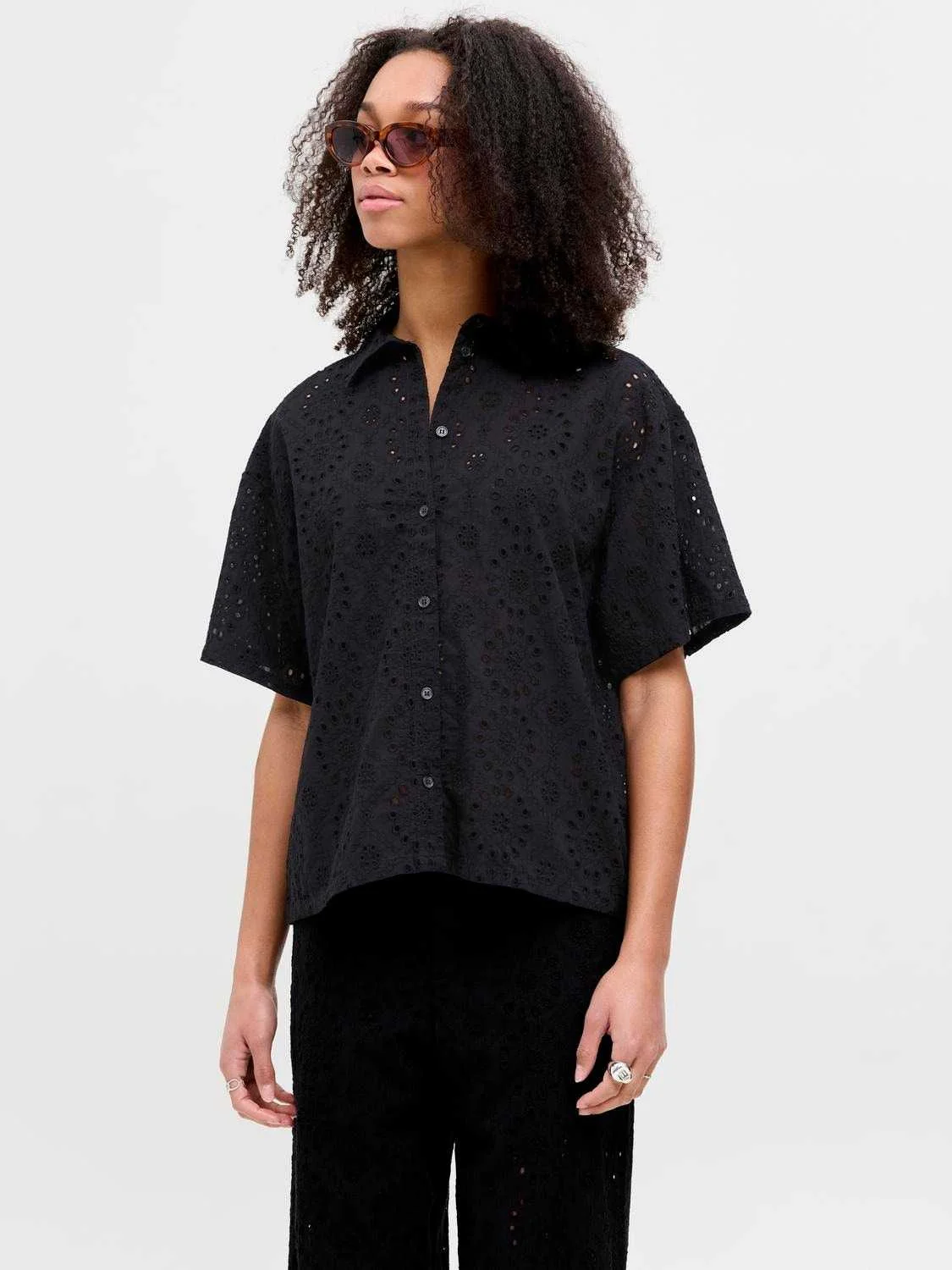 JJXX - JXMILLIE BRODERIE SS SHIRT WVN JJXX - JXMILLIE BRODERIE SS SHIRT WVN