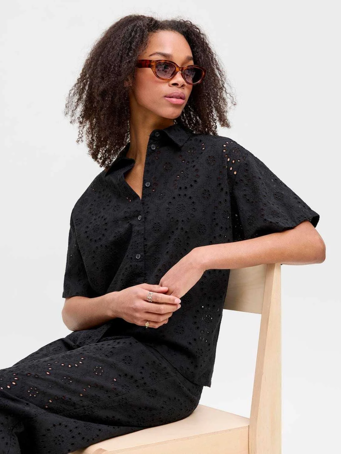 JJXX - JXMILLIE BRODERIE SS SHIRT WVN JJXX - JXMILLIE BRODERIE SS SHIRT WVN