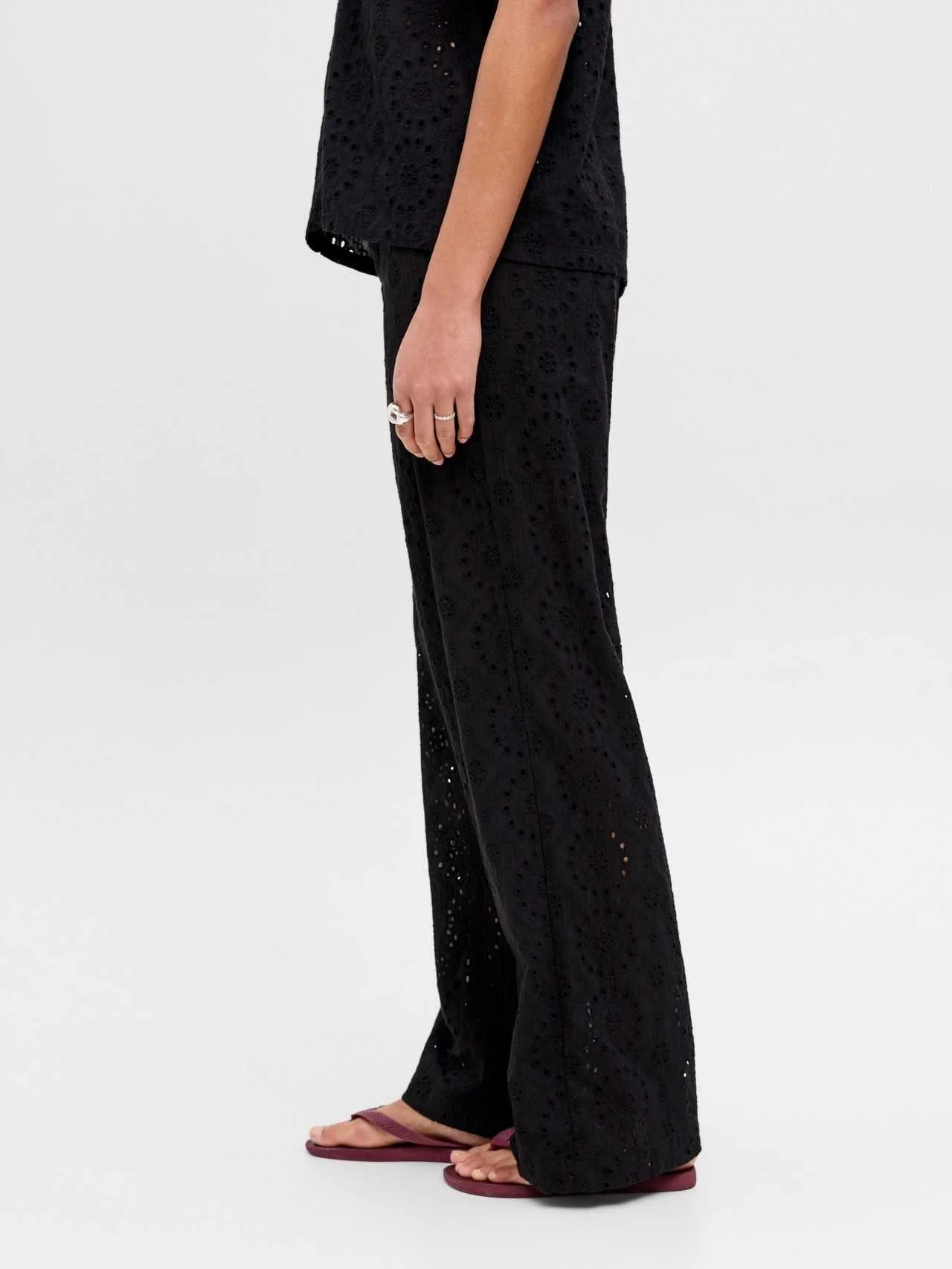 JJXX - JXMILLIE BRODERIE MW PANT PNT JJXX - JXMILLIE BRODERIE MW PANT PNT