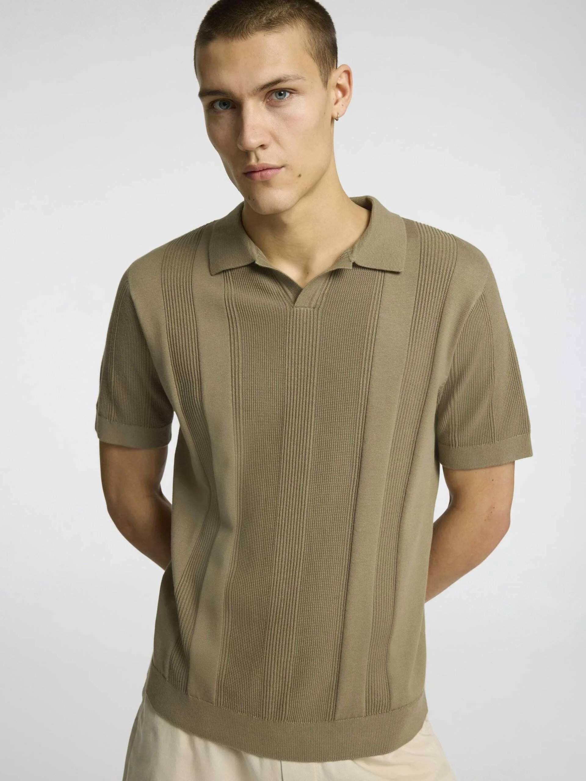 SELECTED MEN - SLHCHANNING SS KNIT... SELECTED MEN - SLHCHANNING SS KNIT...