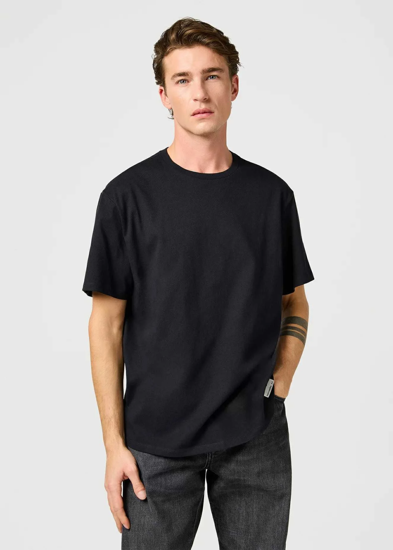 Wrangler - SS SOLID TEE Wrangler - SS SOLID TEE