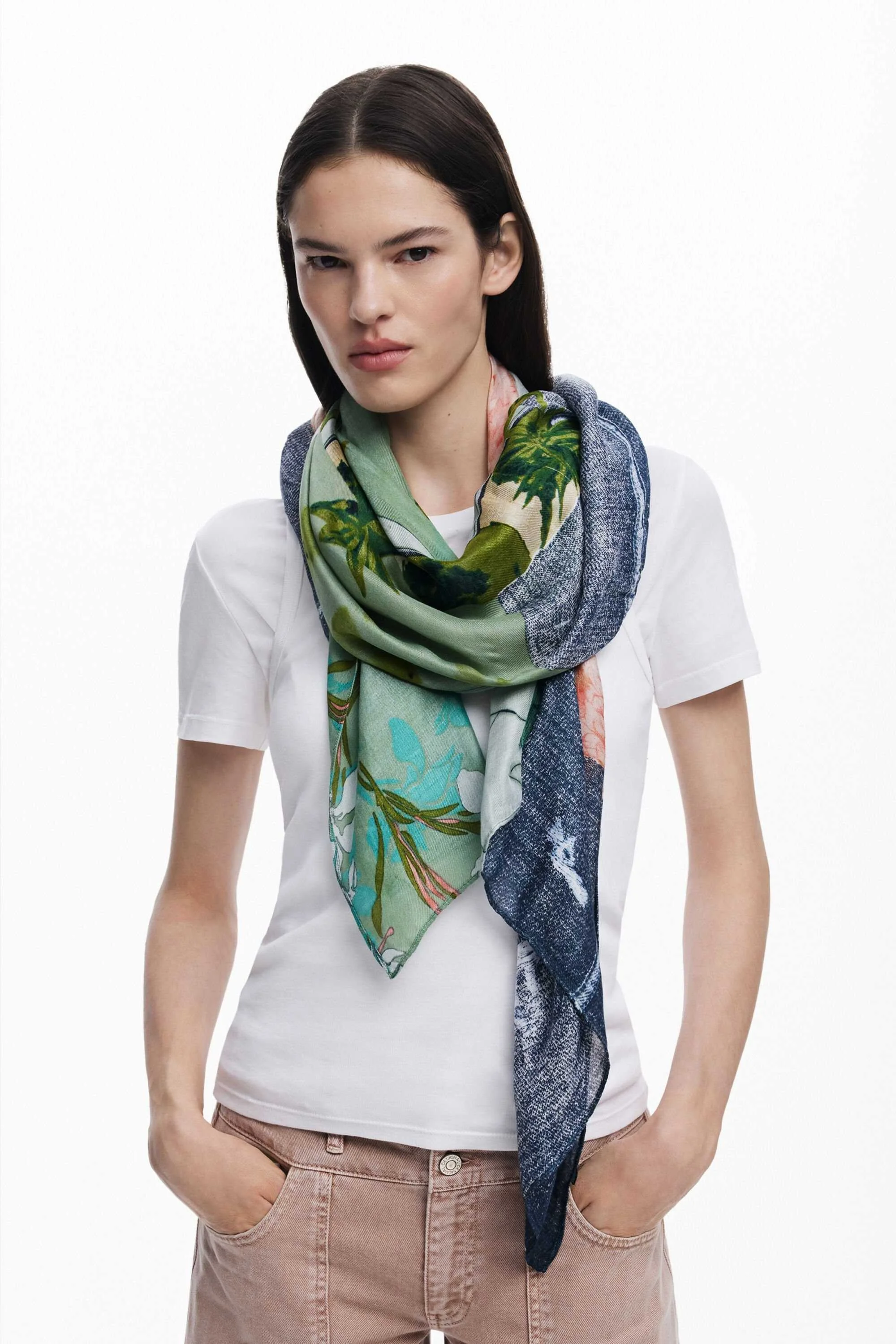 DESIGUAL - Patch scarf 2