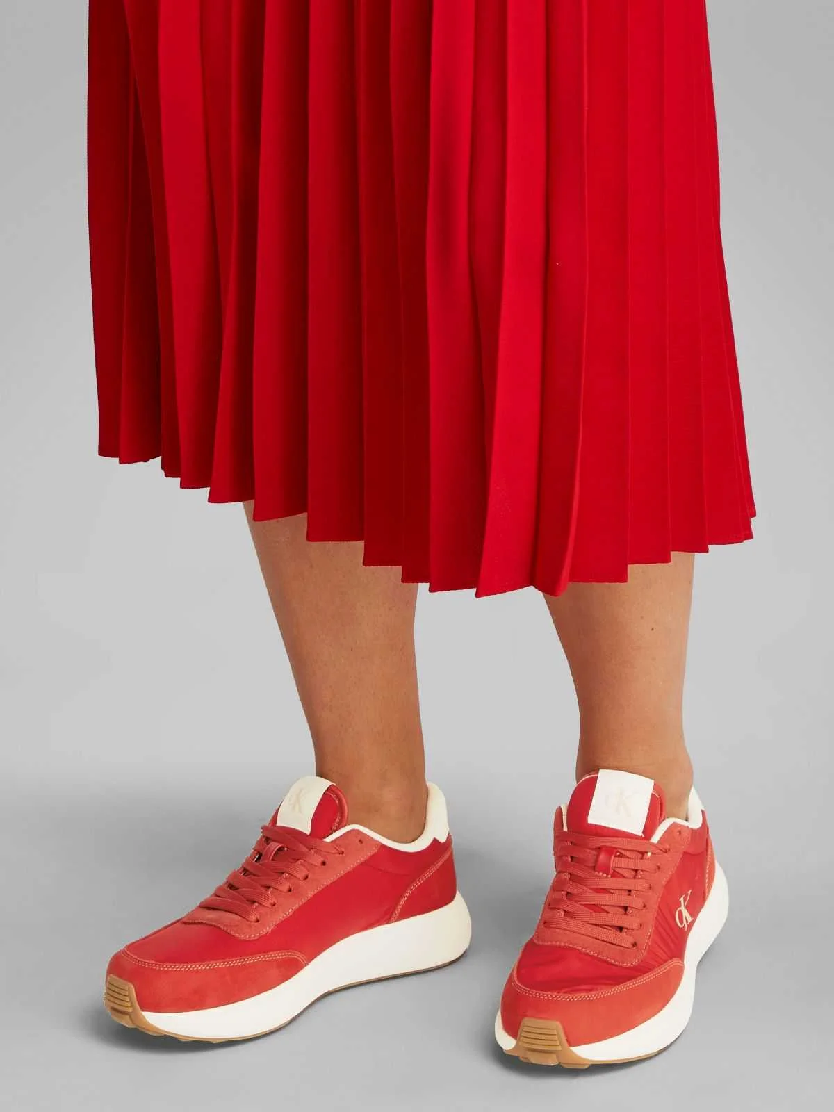 CALVIN KLEIN - ATHLEISURE RUNNER... CALVIN KLEIN - ATHLEISURE RUNNER...