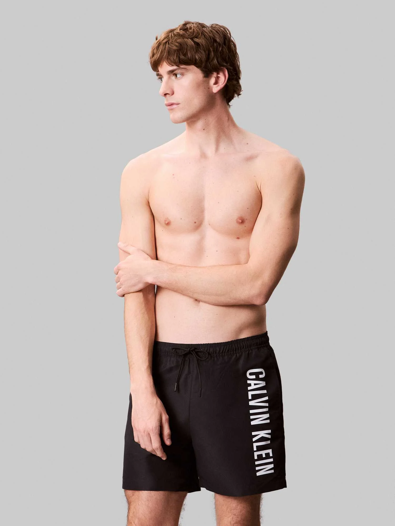 CALVIN KLEIN - MEDIUM... 2