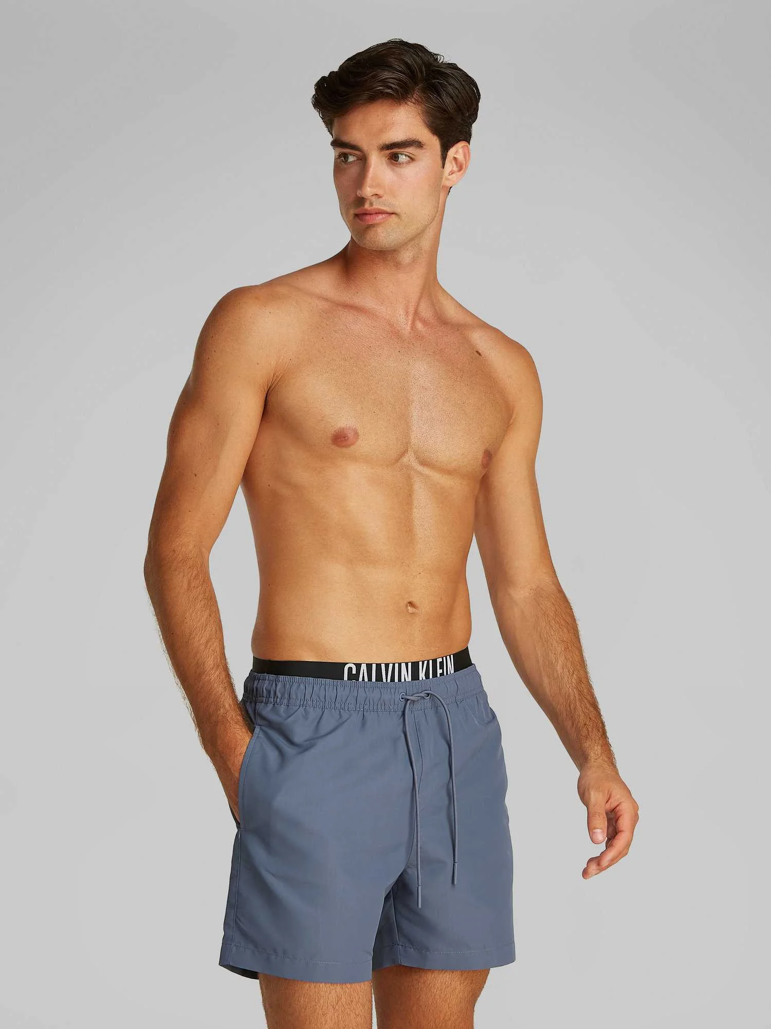 CALVIN KLEIN - MEDIUM... 2