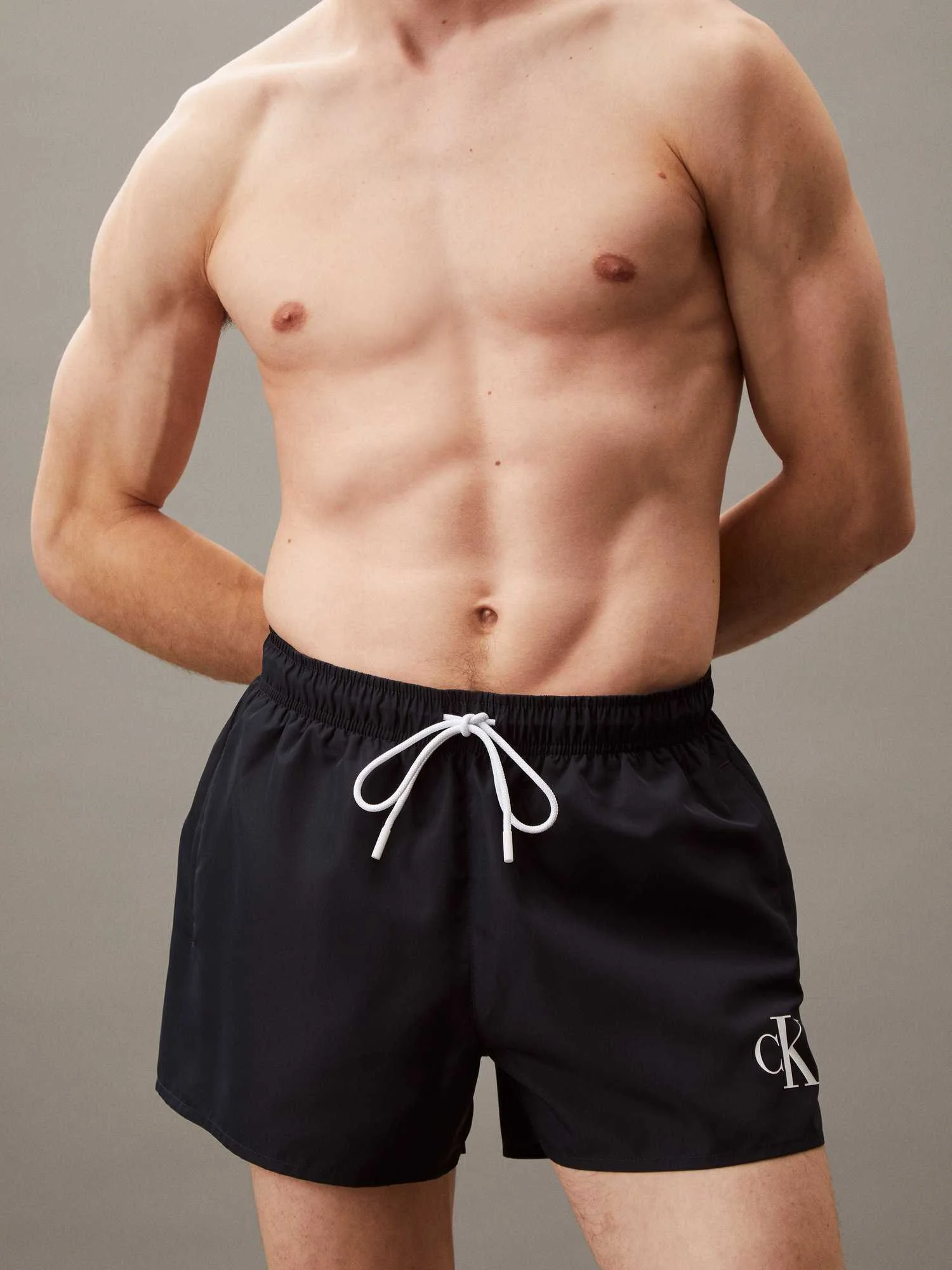 CALVIN KLEIN - SHORT...