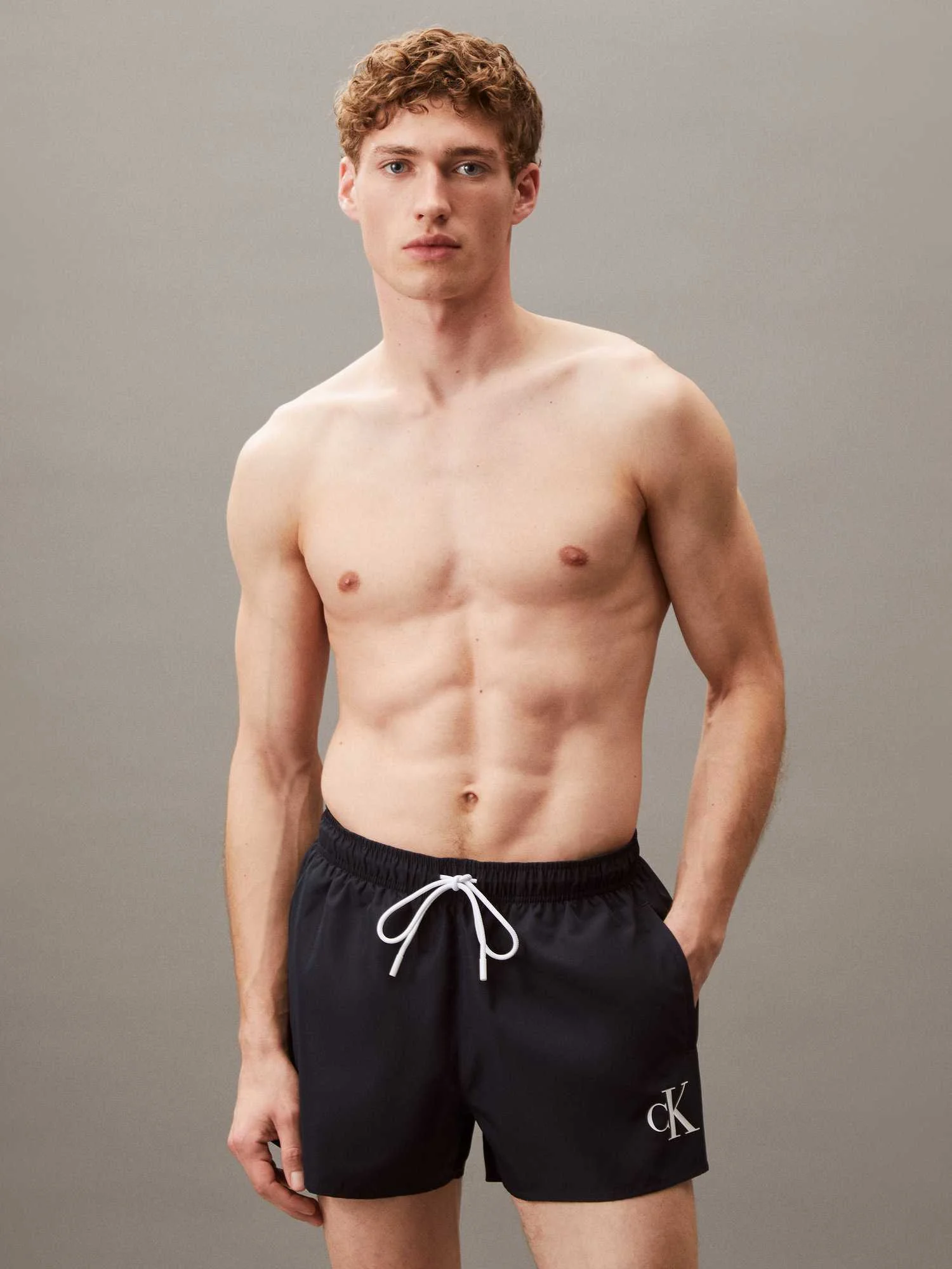 CALVIN KLEIN - SHORT... 2