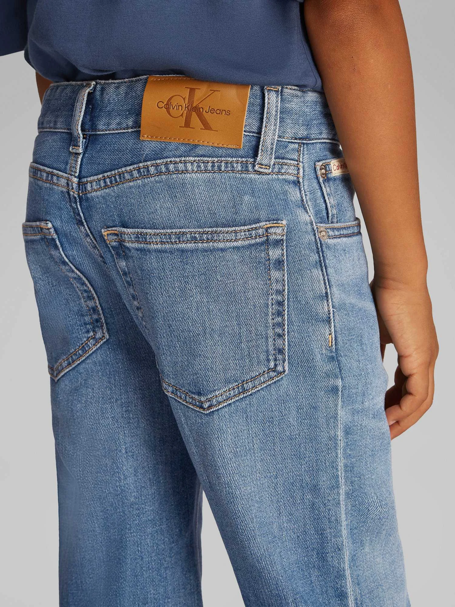 CALVIN KLEIN - SOFT BLUE REG. STRAIGHT CALVIN KLEIN - SOFT BLUE REG. STRAIGHT