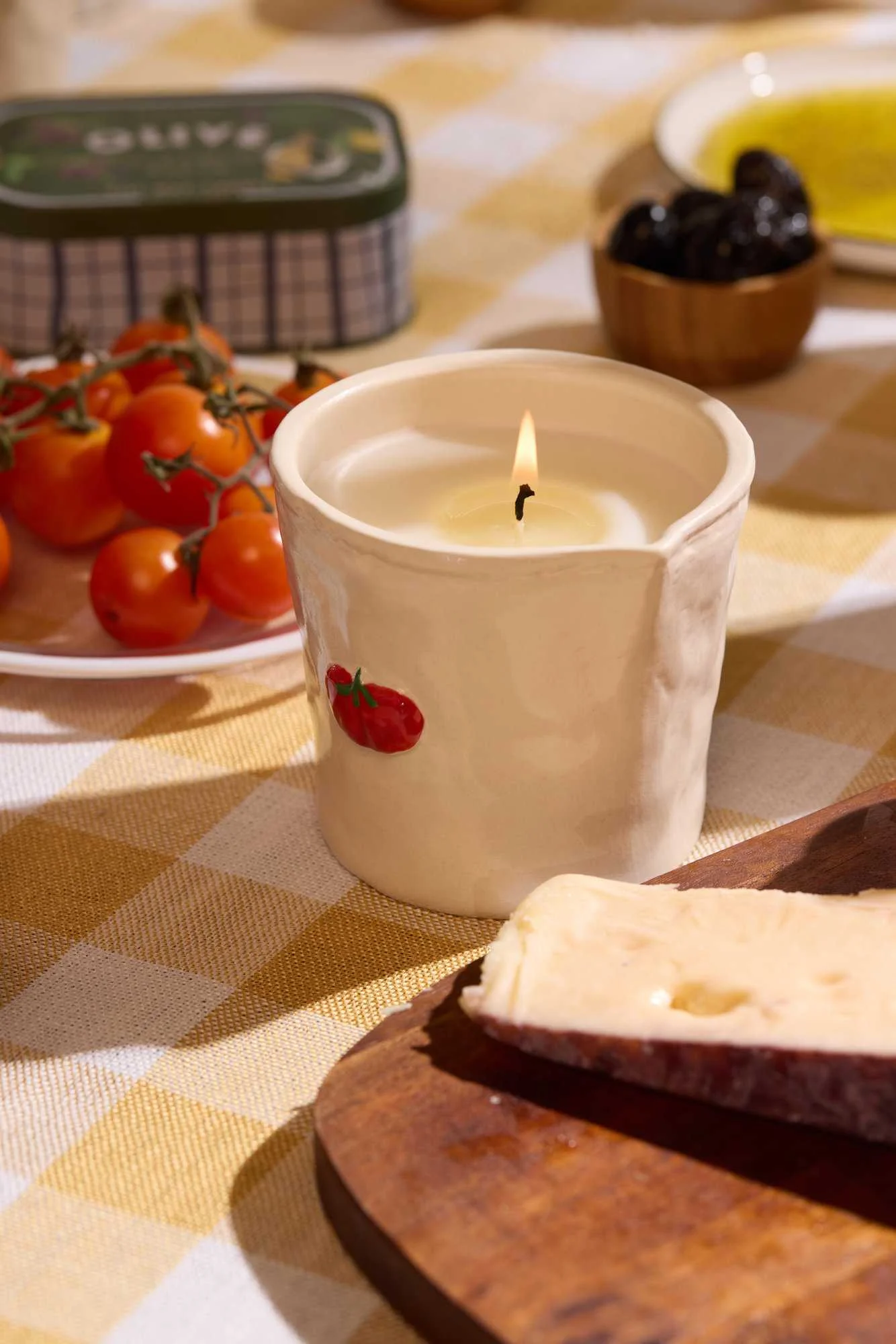 *Bistro 8oz/226g Tomato Embossed... *Bistro 8oz/226g Tomato Embossed...