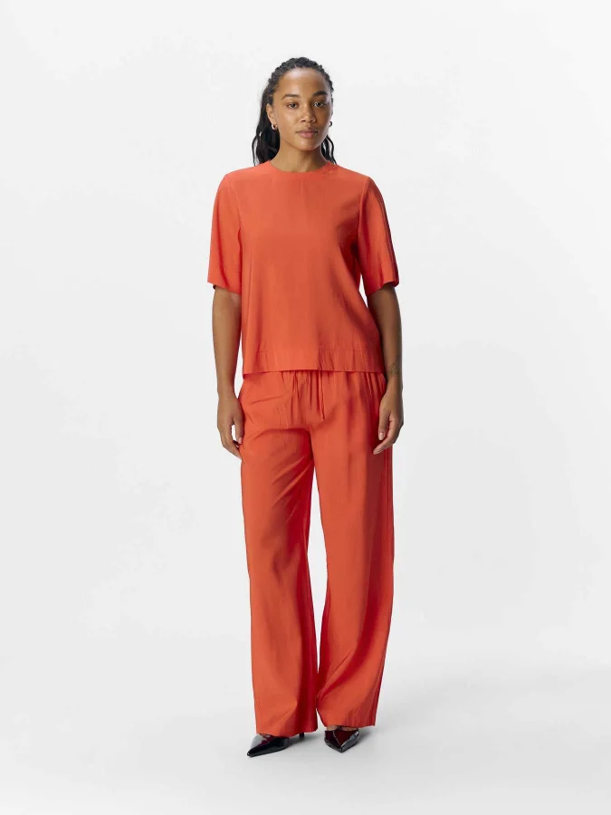 OBJECT - OBJWYN LO 2/4 TOP 137 2