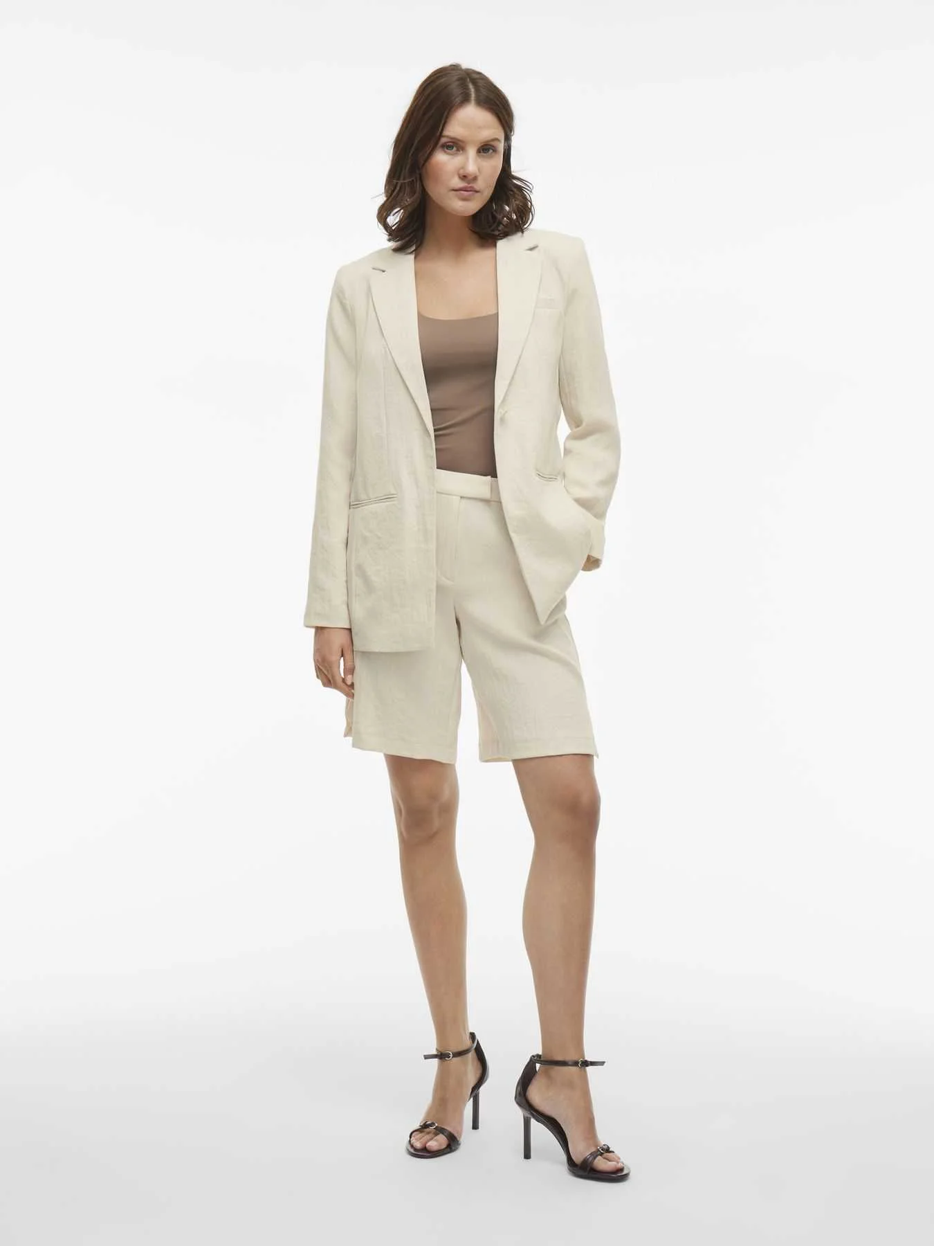 VILA - VIFLEA RW TAILORED SHORTS VILA - VIFLEA RW TAILORED SHORTS