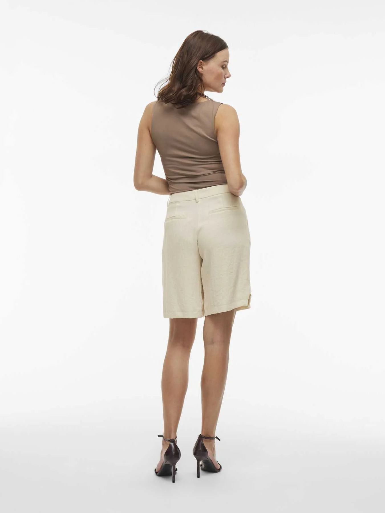 VILA - VIFLEA RW TAILORED SHORTS VILA - VIFLEA RW TAILORED SHORTS